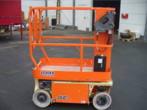 JLG-1230-ES